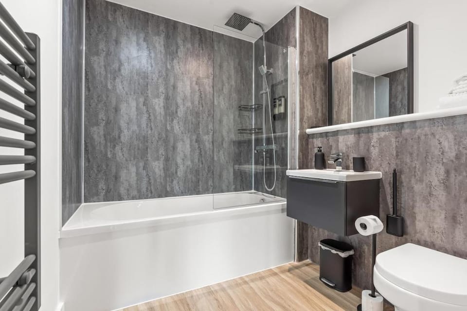 Shower, Toilet, Bathroom