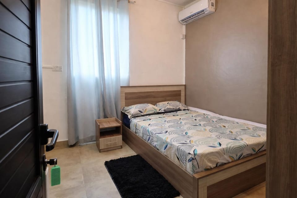 Bed, Photo of the whole room, Bedroom, air conditioner