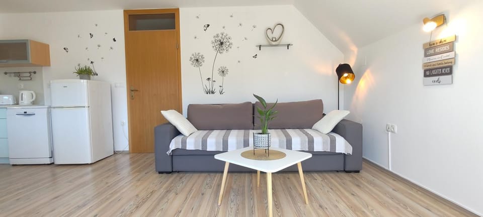 Kitchen or kitchenette, Living room, Seating area