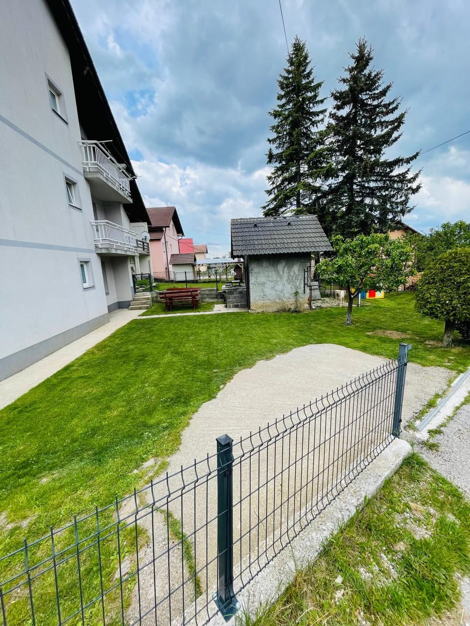 Property building, Spring, Day, Natural landscape, Garden, Garden view, Inner courtyard view