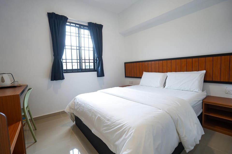 Bed, Photo of the whole room, Bedroom, internet, air conditioner