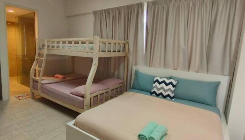 By the sea Beach Front, Seaview And Pool side Apartment in Batu Ferringhi, Penang, Malaysia