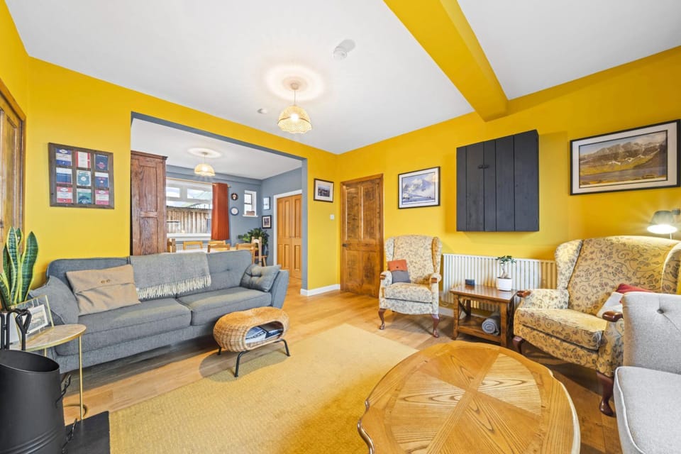 Communal lounge/ TV room, Living room