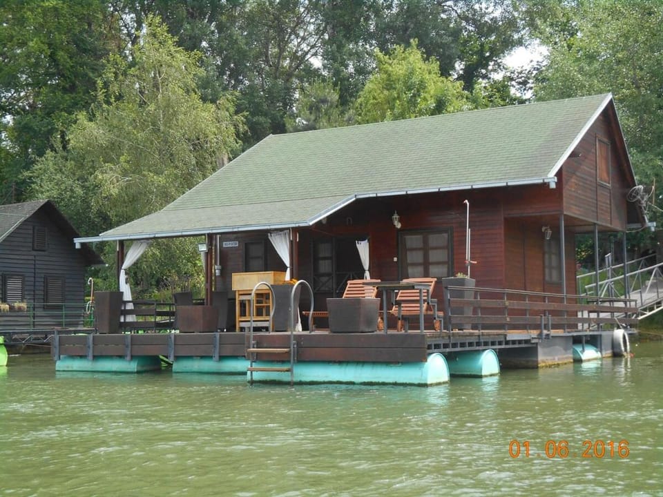 Property building, Natural landscape