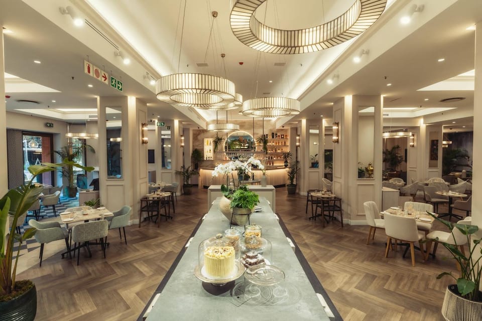 Restaurant/places to eat, Restaurant/places to eat