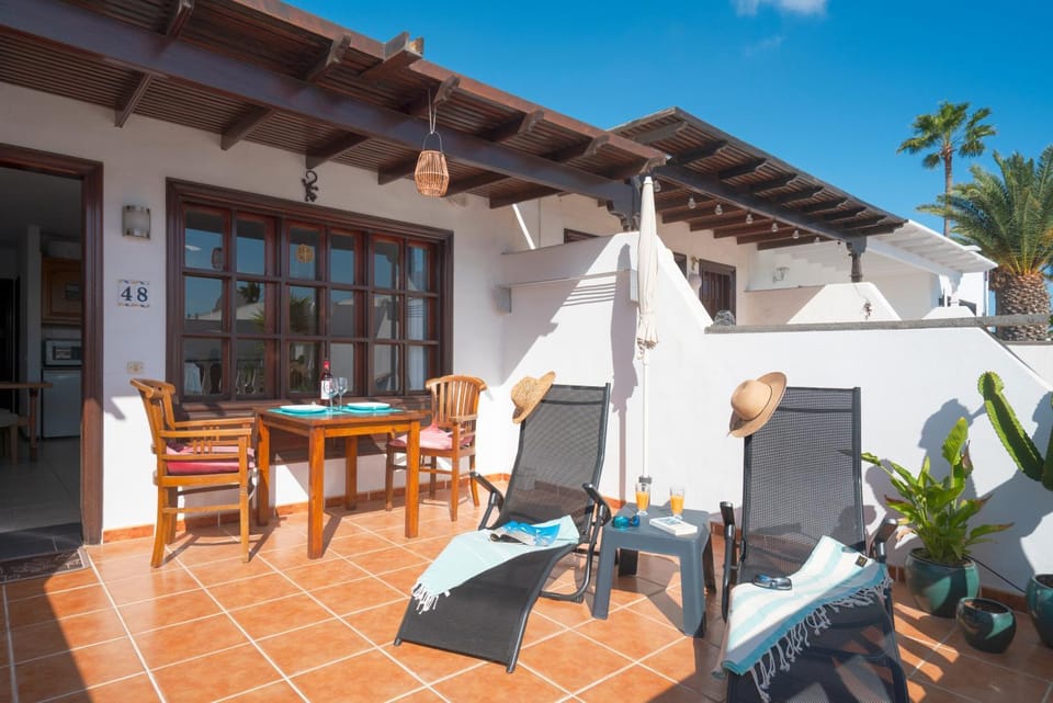 Balcony/Terrace, sunbed