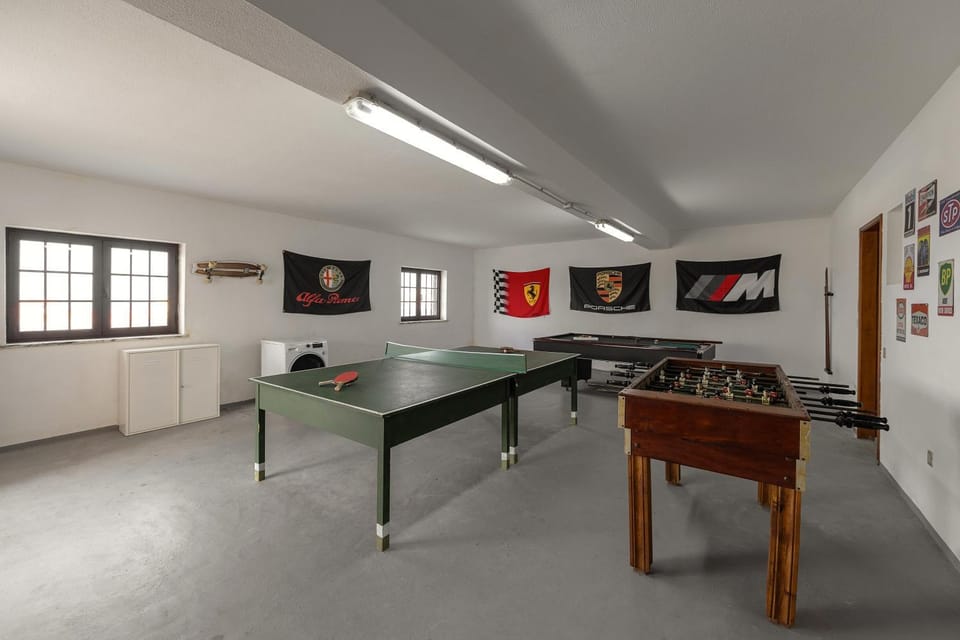 Billiard, Game Room, Table tennis