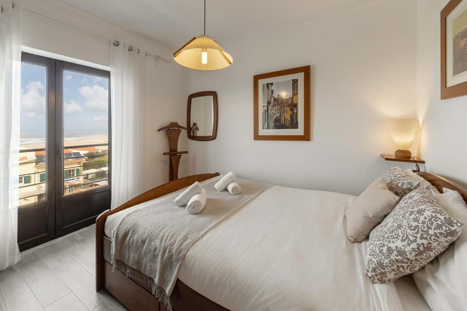 Bed, Photo of the whole room, Bedroom, Sea view, towels