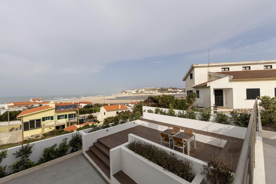 Natural landscape, View (from property/room), Balcony/Terrace, City view, Sea view