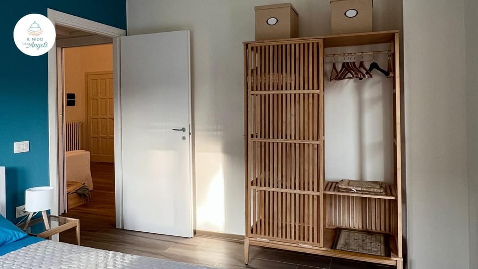 Bedroom, wardrobe