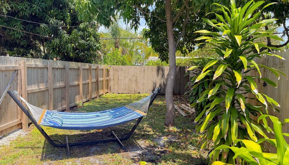 The Hideaway - Wilton Manors Apartment in Wilton Manors