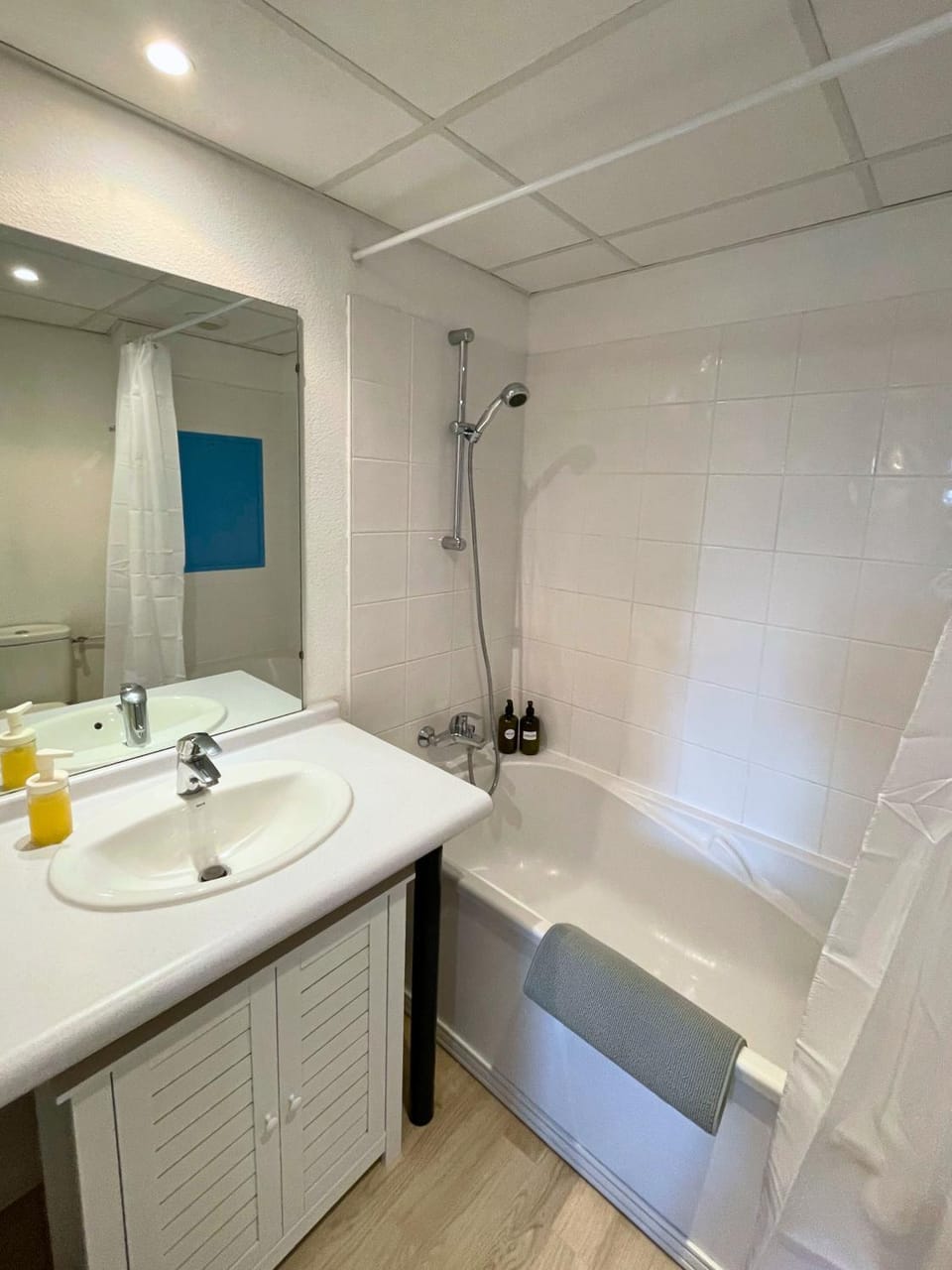 Bathroom, Bath
