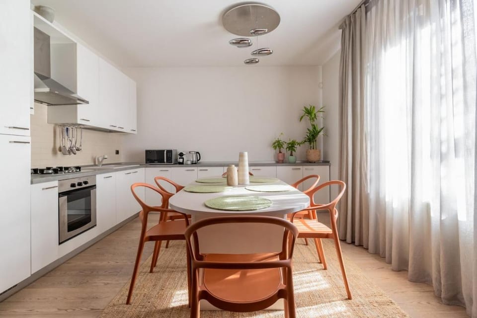 Kitchen or kitchenette, Dining area, dishwasher, oven, stove