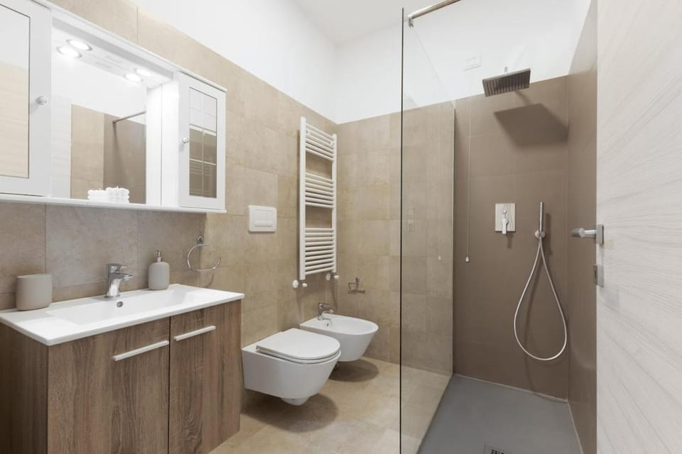 Modern apartment 10 min to Duomo, M3 Rogoredo Apartment in Milan