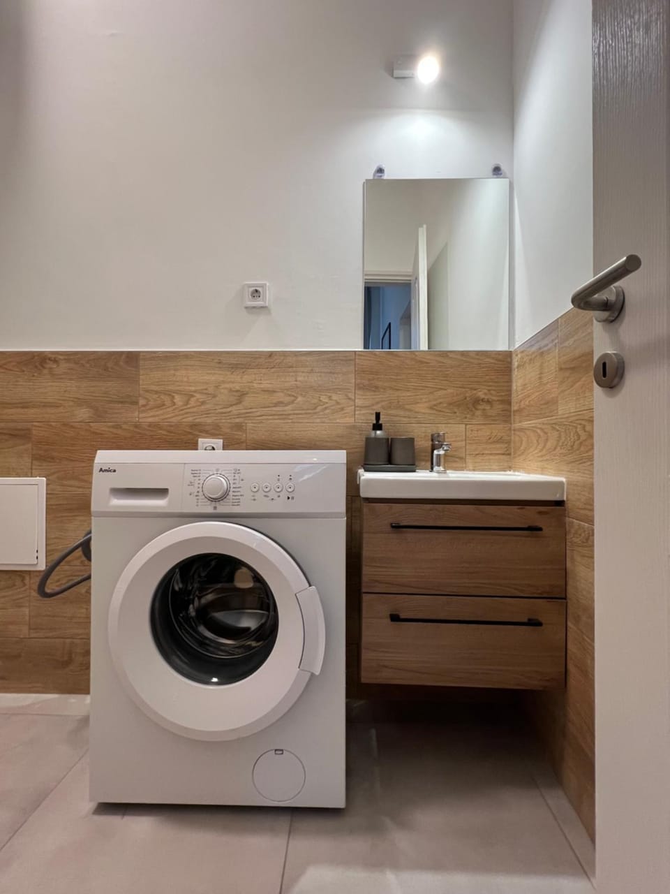 Summer 5 Apartment- 2 Bedrooms-AC Apartment in Budapest