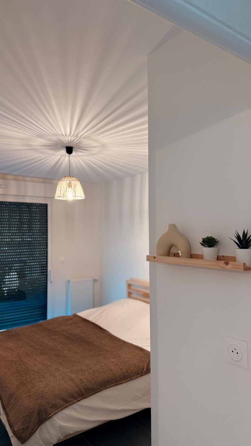 Bed, Bedroom