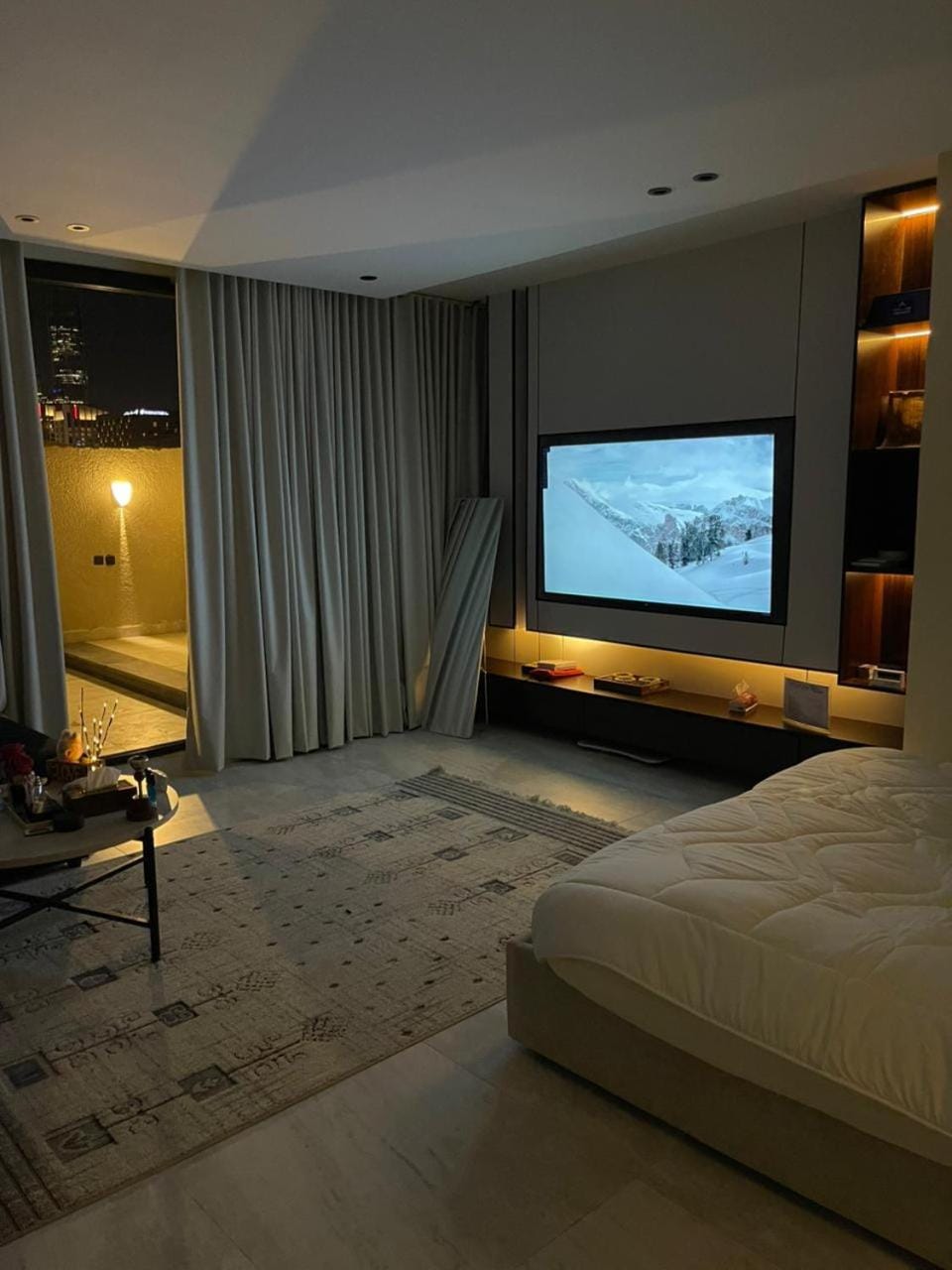 استديو بجلسة خارجية مطلة على كافد المالية Apartment in Riyadh