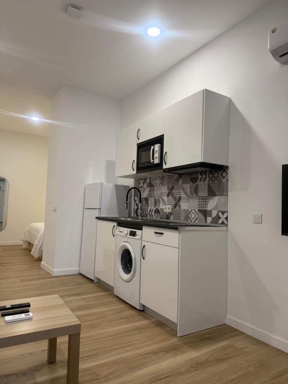 APARTAMENTOS ZONA 5 Justo al lado de la ESTACIÓN DE TREN Y BUS MARÍA ZAMBRANO Apartment in Malaga