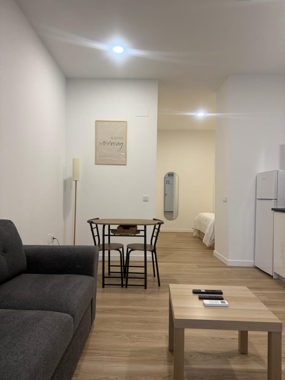 APARTAMENTOS ZONA 5 Justo al lado de la ESTACIÓN DE TREN Y BUS MARÍA ZAMBRANO Apartment in Malaga