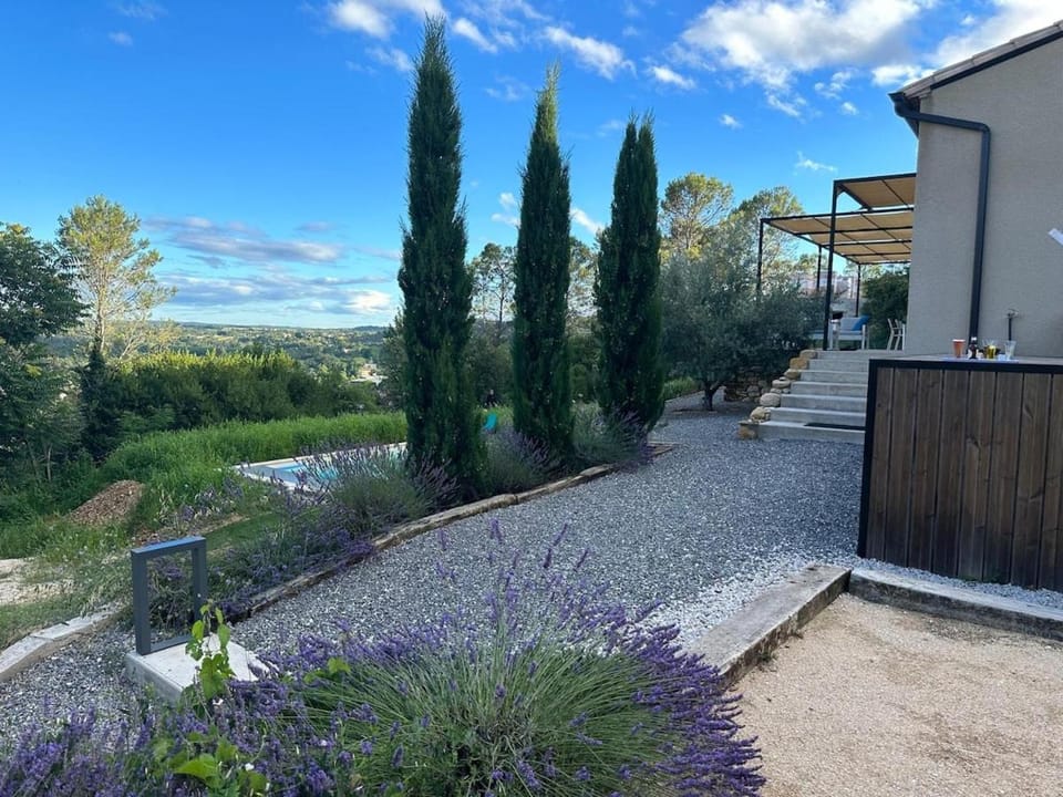 Villa limite Gard Ardèche avec magnifique vue Villa in Occitanie