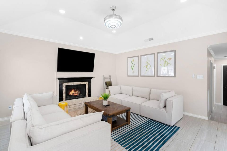 Living room, Seating area, fireplace