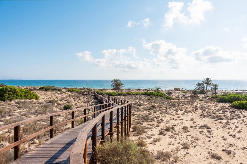 Luxury Beachfront "Felicità" Sea View 6 Guests Apartment in Alacantí