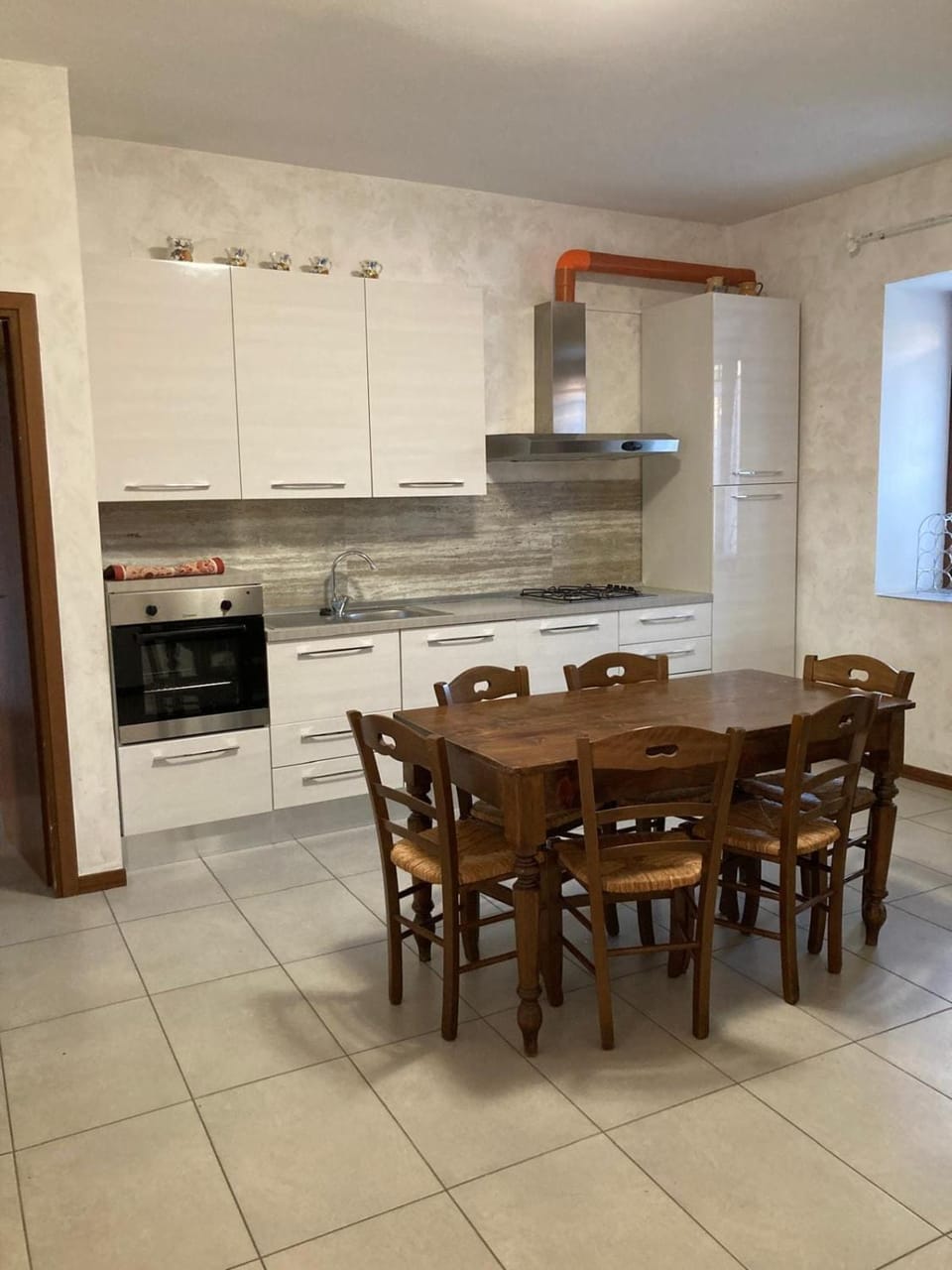 Kitchen or kitchenette, Dining area, dishwasher, minibar, oven, pet friendly, stove