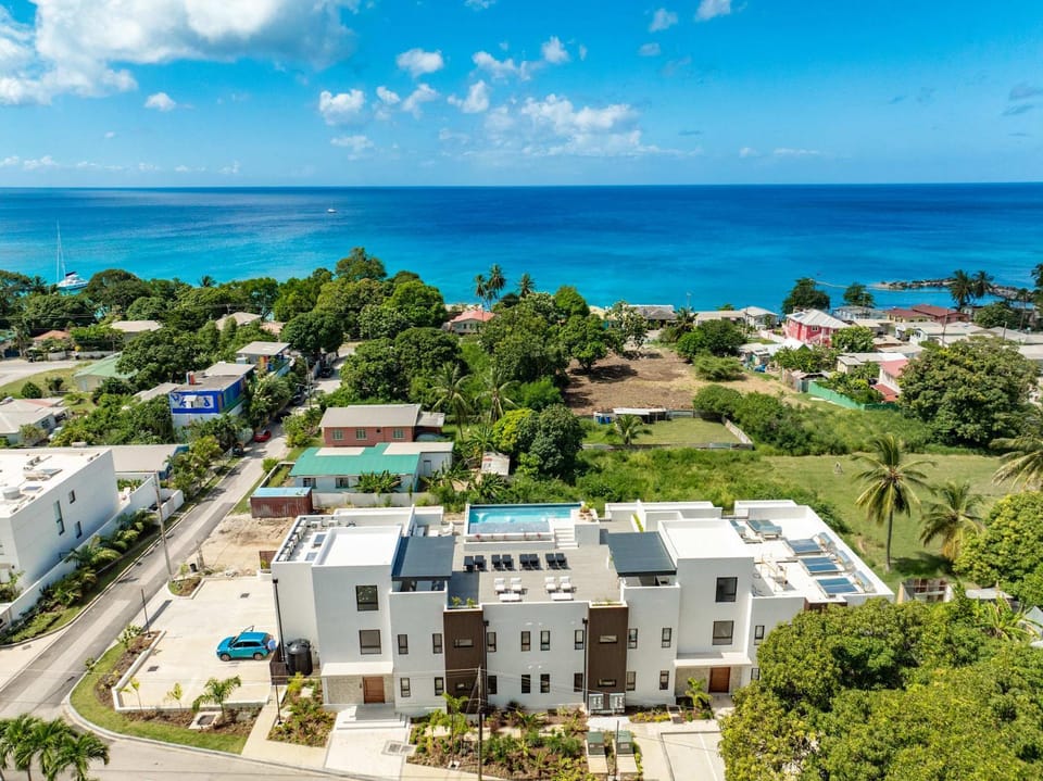 Elegant LUX 2BR 3mins to Beach Pool & Deck House in Saint James