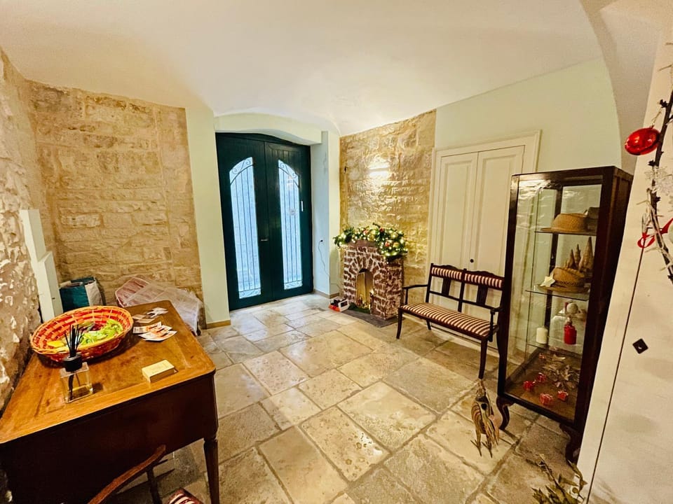 Palazzo Lupicini Affittacamere Bed and Breakfast in Apulia
