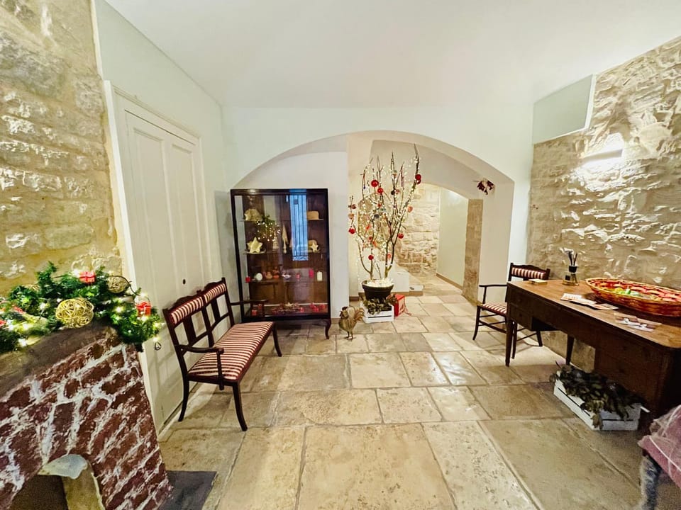 Palazzo Lupicini Affittacamere Bed and Breakfast in Apulia