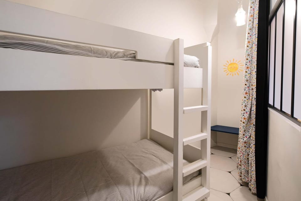 Souplex Design & Spacieux 7 pers Montmartre Apartment in Paris