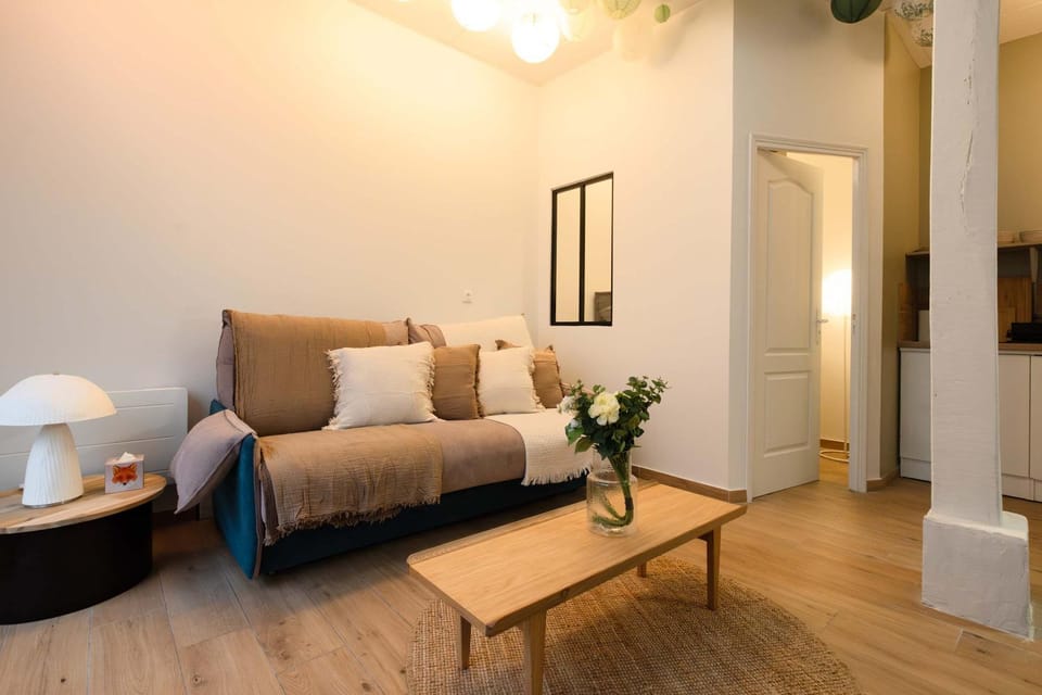 Typical Apartment for 4 in Paris 9 Apartment in Paris