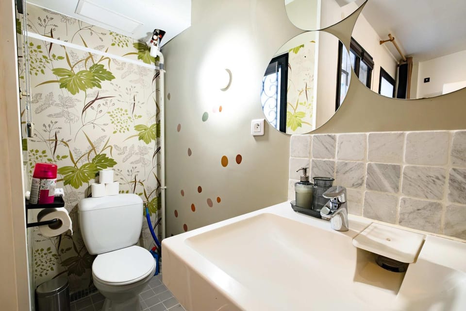 Studio design Pigalle Montmartre Apartment in Paris