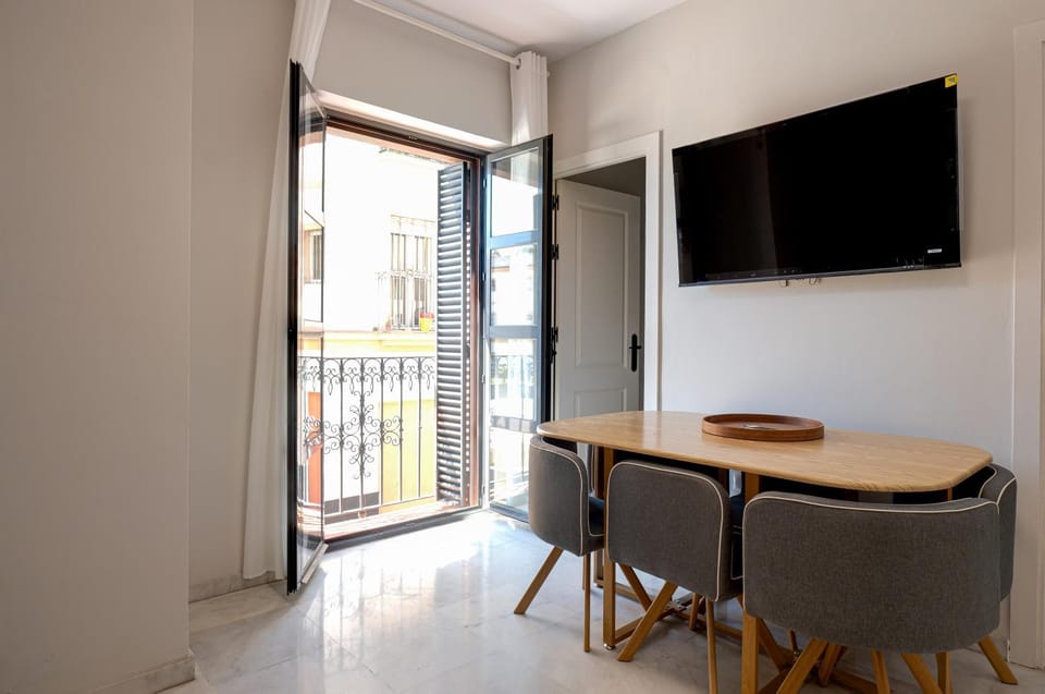 Living room, Lounge or bar