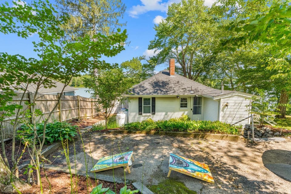 Family Lakefront Adventure House 3BR wFirepit & Scenic House in Plymouth