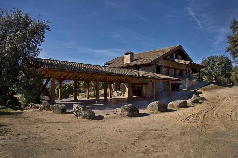 Property building, Day