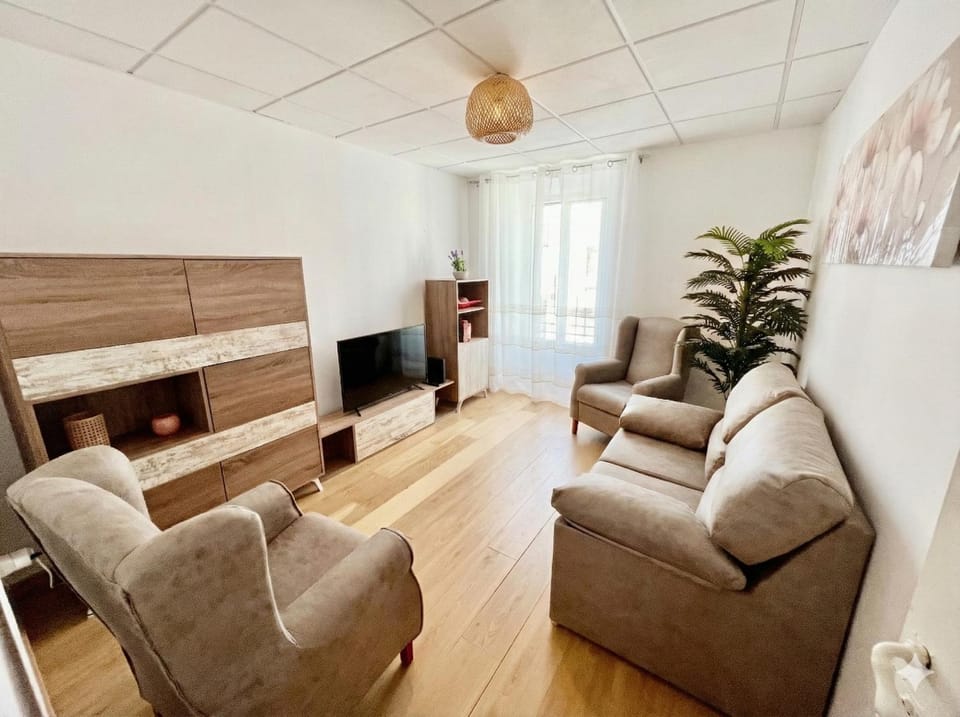 Communal lounge/ TV room, TV and multimedia, Living room