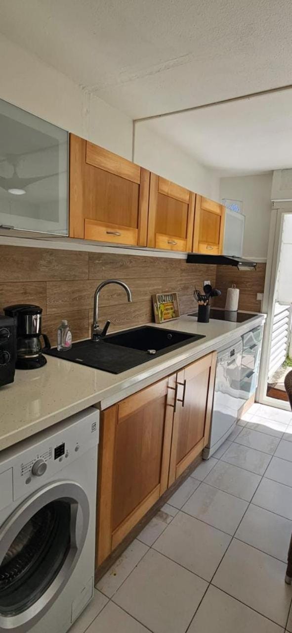 Ti Lagon, studio RDC, piscine, Res Les Boucaniers Apartment in Grande-Terre, Guadeloupe