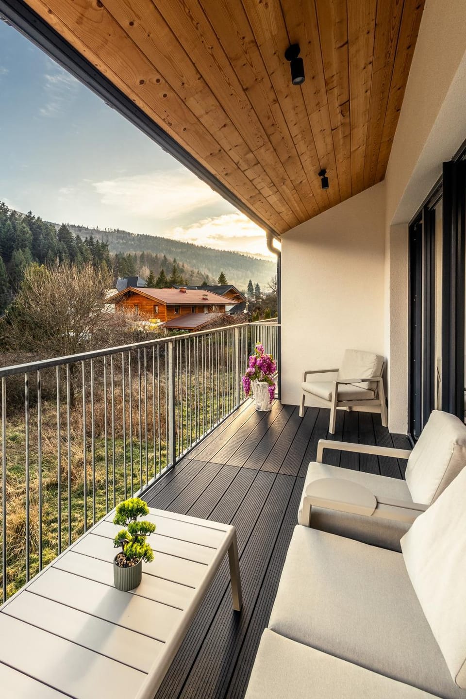Day, Natural landscape, View (from property/room), Balcony/Terrace, Seating area, Mountain view