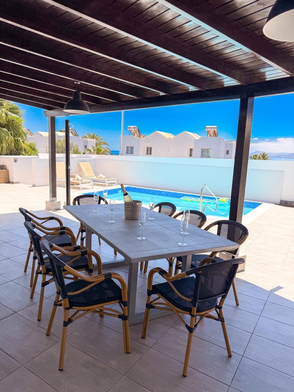View (from property/room), Seating area, Dining area