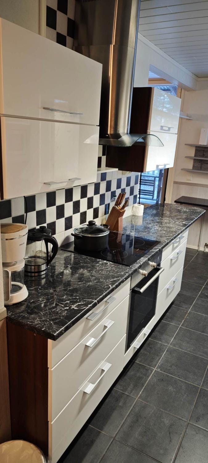 Kitchen or kitchenette, Kitchen or kitchenette