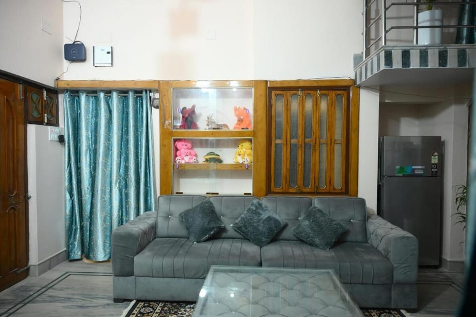 Archana Home Stay - 10 min from Baidhyanath Temple Apartment in West Bengal