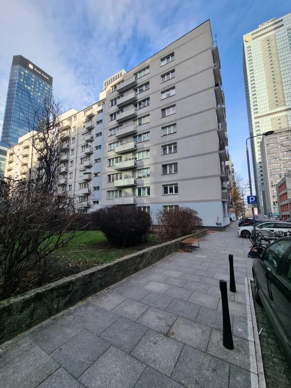 Property building, Neighbourhood, Location
