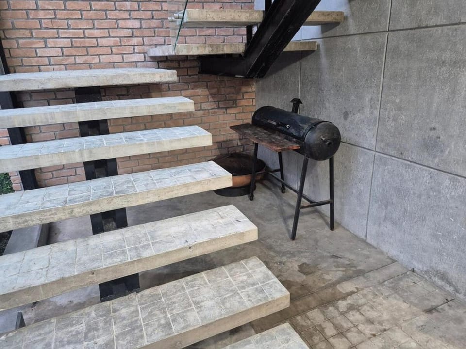 Modern Industrial Artsy Apt Remodel Secure Apartment in Brownsville