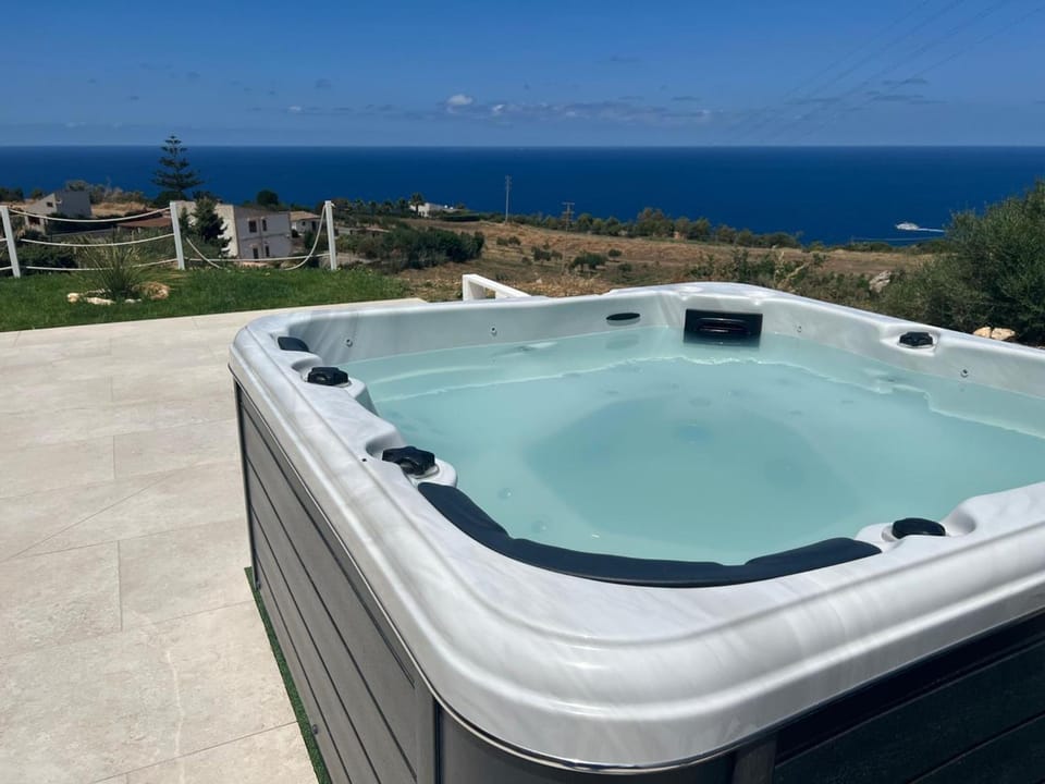 Hot Tub, Mountain view, Sea view
