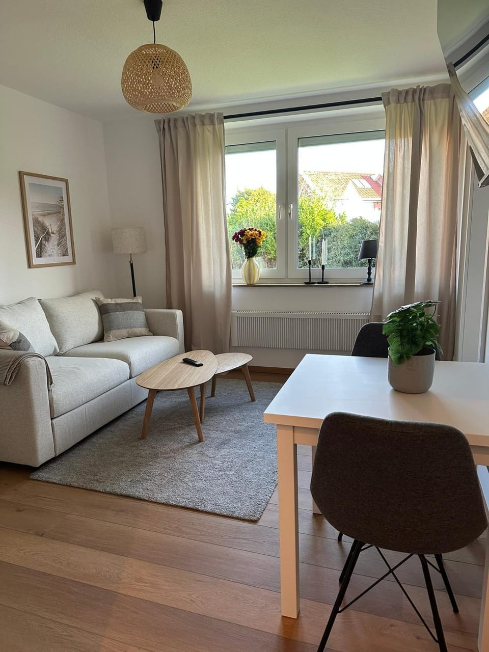 Living room, Seating area, Dining area