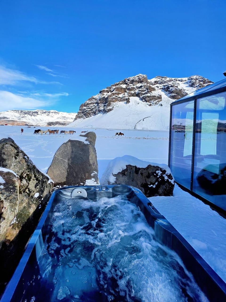 Aurora Glass Cabin I Private Sauna and Jacuzzi Cabin in Southern Region