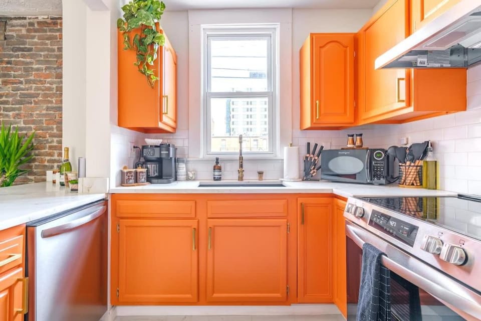 Jungle Gem by Jungle House Private Parking Reviews Downtown & Short North Walk to High Street Near OSU Convention Center & Nationwide Arena House in Short North