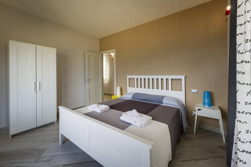 Bed, Bedroom, Sea view