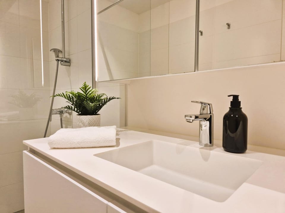 Bathroom, towels